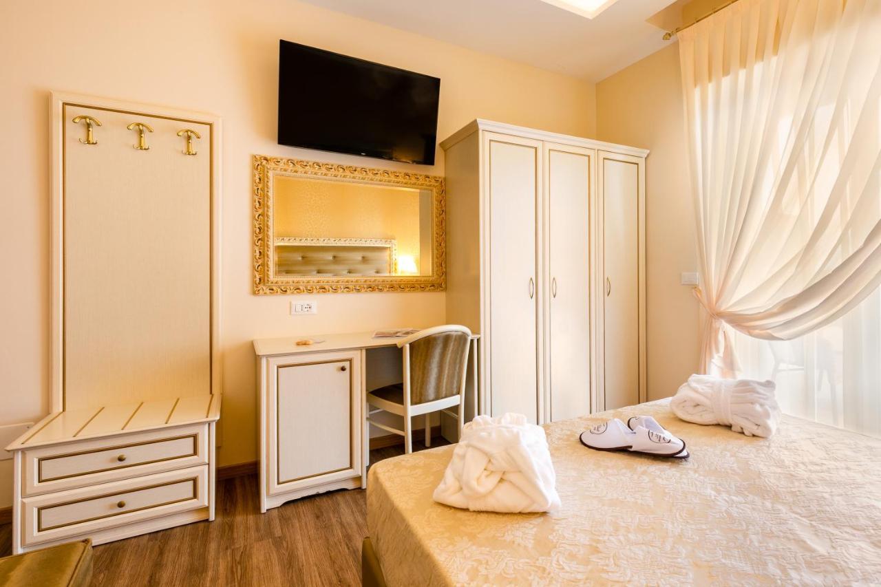 Hotel Mazzanti Milano Marittima Esterno foto