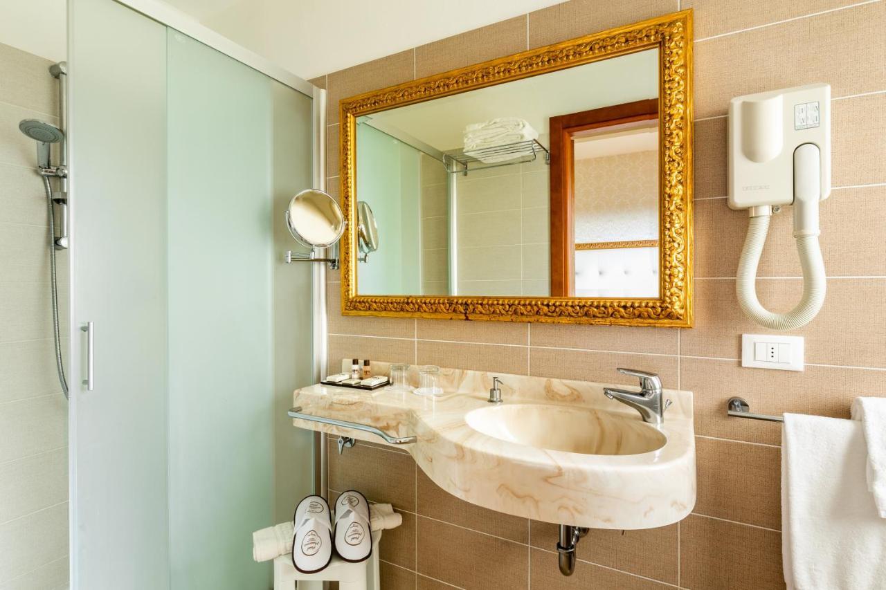 Hotel Mazzanti Milano Marittima Esterno foto