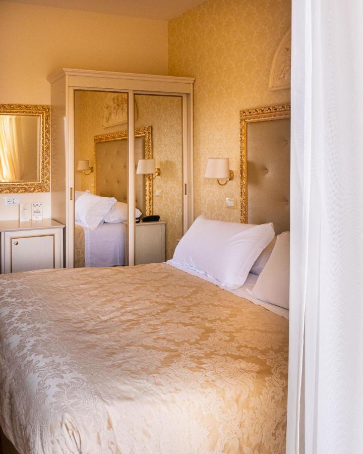 Hotel Mazzanti Milano Marittima Esterno foto