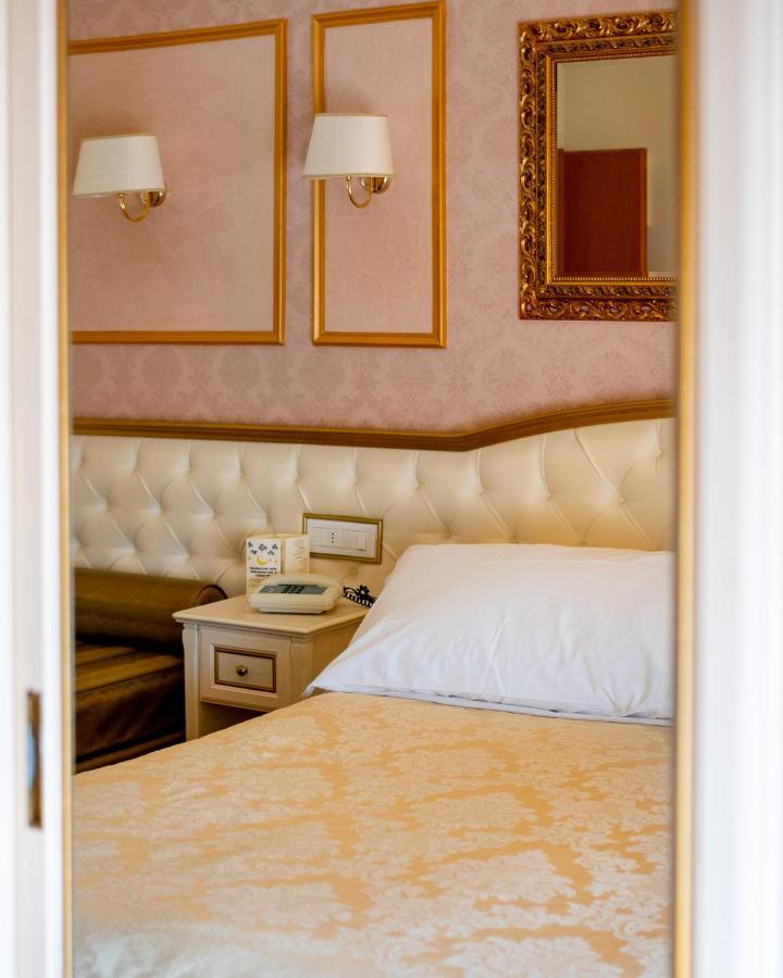 Hotel Mazzanti Milano Marittima Esterno foto